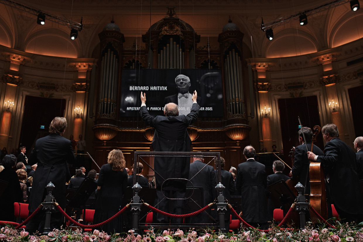 Mahler - Symphony No. 1 - Concertgebouw Fischer 6 Feb 2022