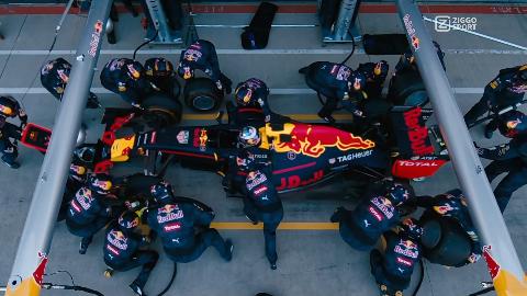 Red Bull Racing-The History of Pit Stops - Gone In Two Seconds