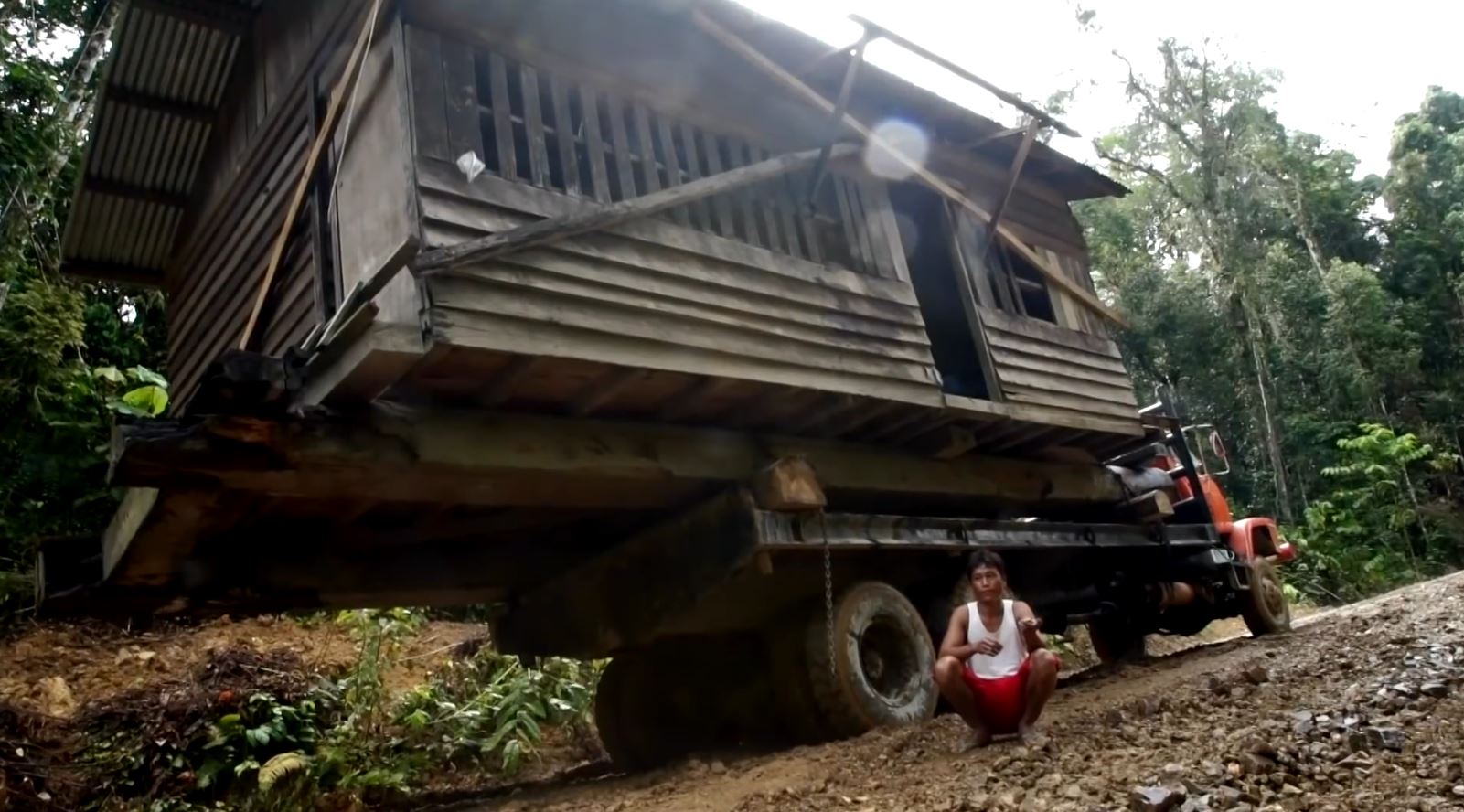 Deadliest Roads - Borneo - The Jungle Convoy
