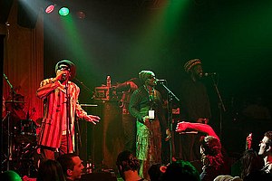 1983 - Sponji Reggae-Black Uhuru